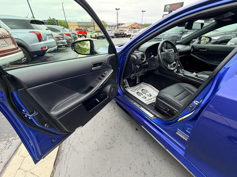 Used 2022 Lexus IS 350 F Sport w/ Memory Package AWD/4WD image 10