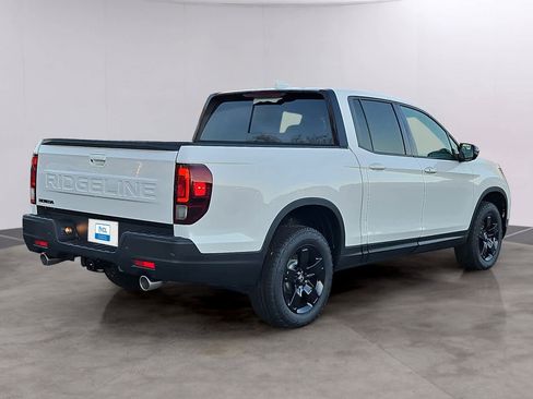 New 2026 Honda Ridgeline Black Edition image 3