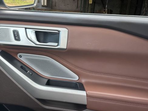 Used 2023 Ford Explorer King Ranch w/ Technology Package AWD/4WD image 11