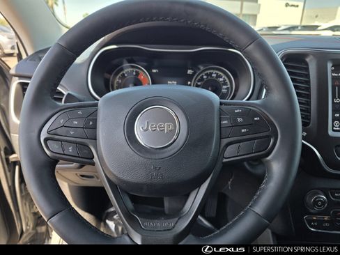 Used 2019 Jeep Cherokee Trailhawk w/ Cold Weather Group AWD/4WD image 22