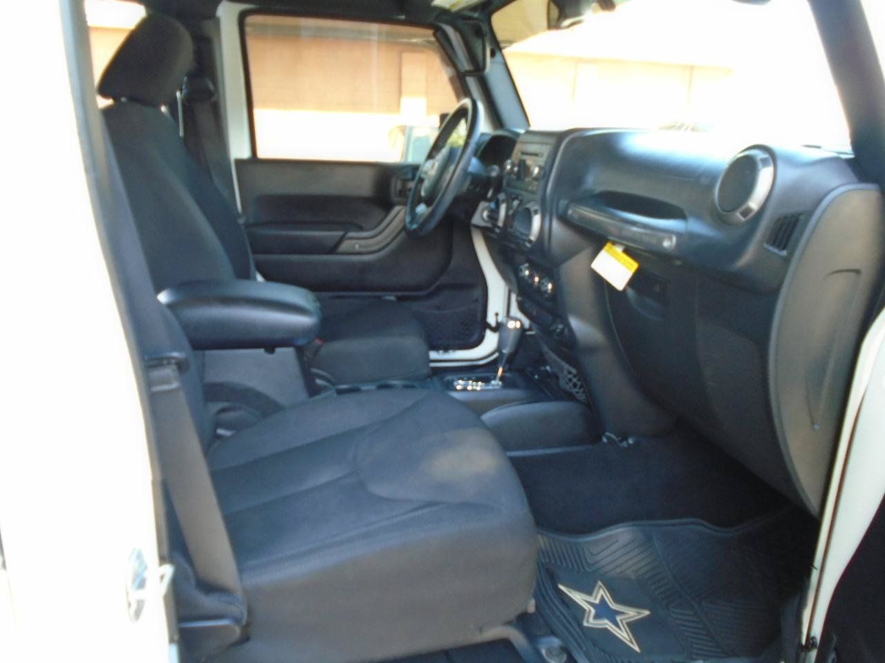 Used 2015 Jeep Wrangler Unlimited Sport w/ Quick Order Package 24S AWD/4WD image 9