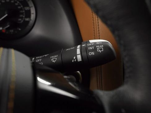 Used 2024 INFINITI QX80 Sensory image 33