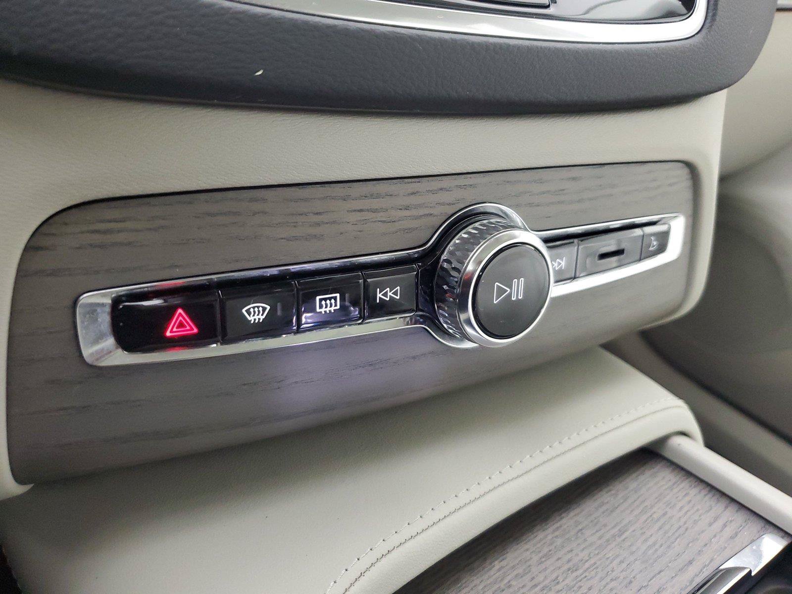 Certified 2024 Volvo XC90 B6 Ultimate w/ Protection Package Premier AWD/4WD image 30