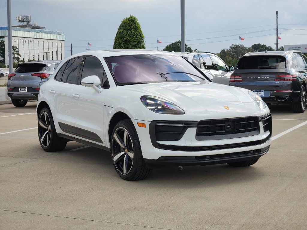 Used 2024 Porsche Macan Turbo AWD/4WD image 3