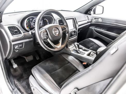 Used 2018 Jeep Grand Cherokee Altitude RWD image 29