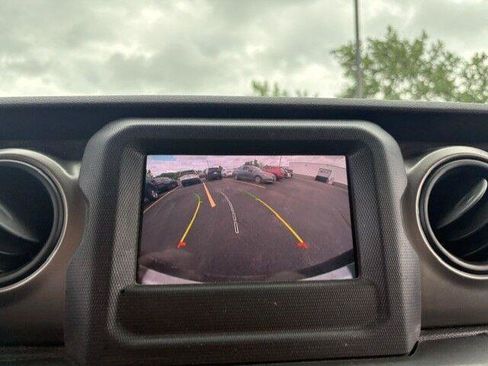 Used 2020 Jeep Wrangler Sport AWD/4WD image 6