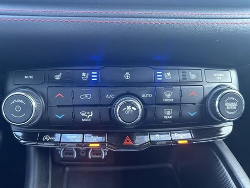 Used 2024 Dodge Durango GT AWD/4WD image 39