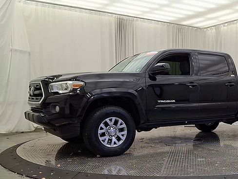 Used 2016 Toyota Tacoma SR5 image 3