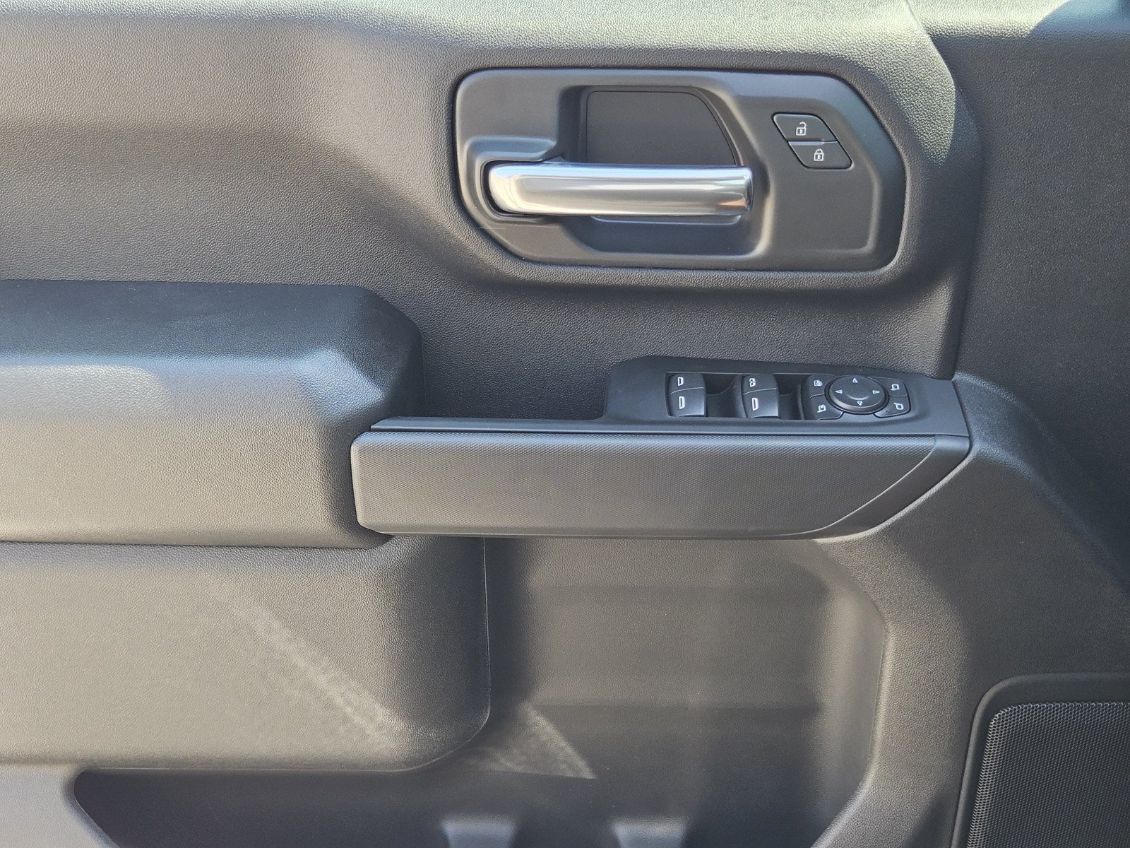 New 2026 Chevrolet Silverado 2500 Custom w/ Custom Value Package AWD/4WD image 16