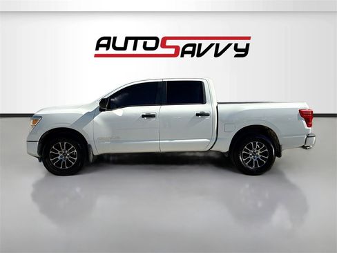 Used 2024 Nissan Titan SV w/ SV Convenience Package image 4