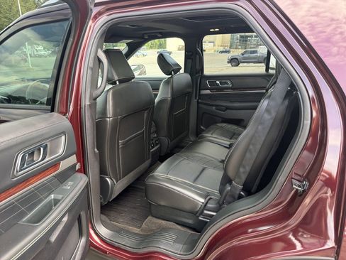 Used 2018 Ford Explorer Platinum AWD/4WD image 31