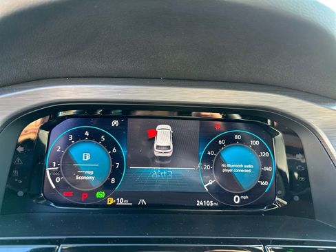 Used 2024 Volkswagen Atlas Cross Sport SE w/ Panoramic Sunroof Package image 33