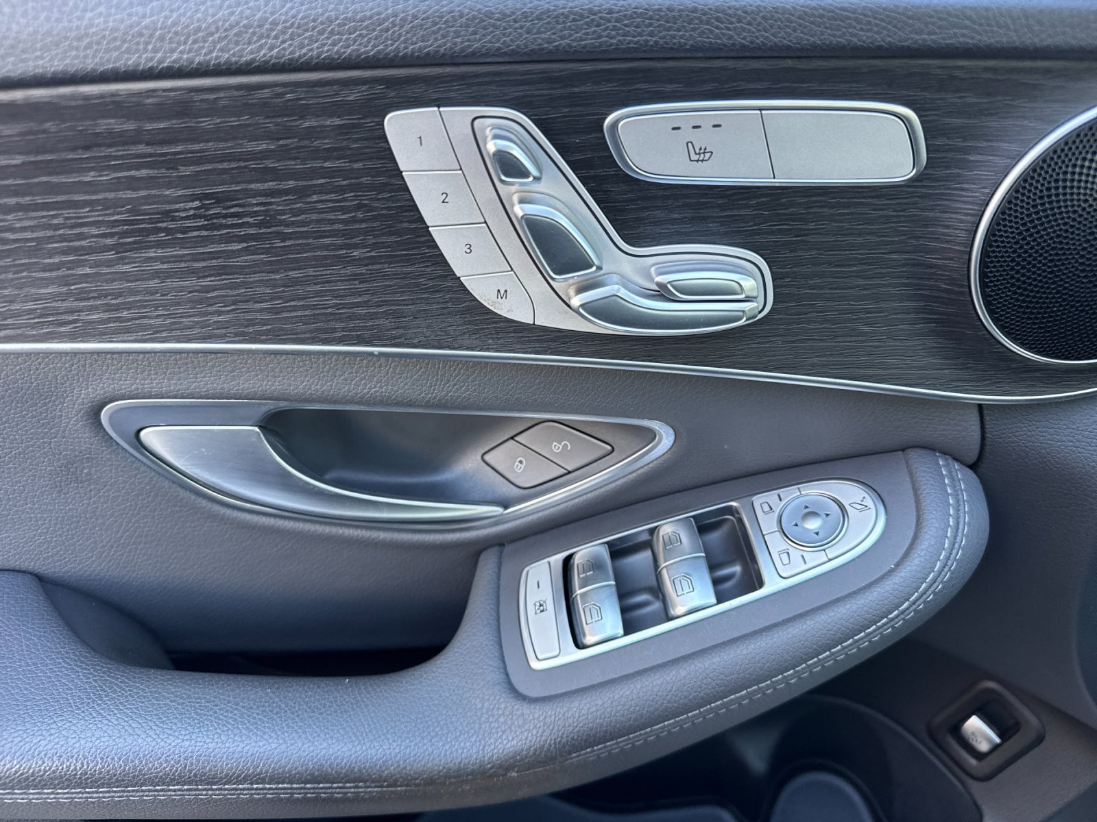 Used 2020 Mercedes-Benz C 300 Sedan image 11