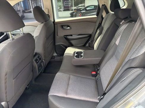 Used 2021 Nissan Rogue SV FWD image 7