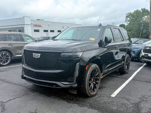 Used 2022 Cadillac Escalade Sport Platinum w/ LPO, ONYX Package AWD/4WD image 9