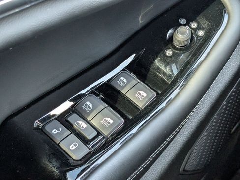 Certified 2023 Jeep Grand Cherokee L Overland image 24