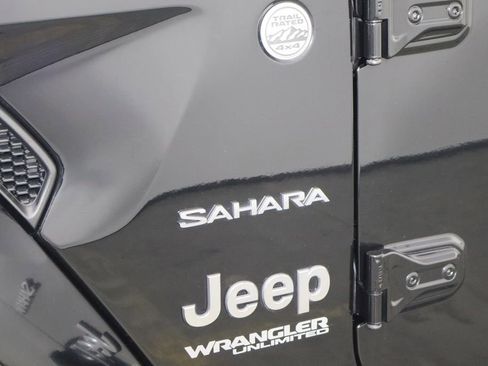 Used 2021 Jeep Wrangler Unlimited Sahara image 39