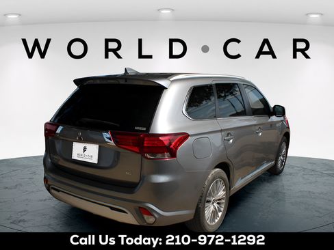 Used 2022 Mitsubishi Outlander SEL AWD/4WD image 2