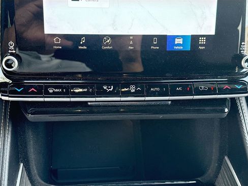 Used 2023 Jeep Wagoneer L Series II image 17