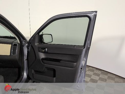 Used 2008 MAZDA Tribute s image 27