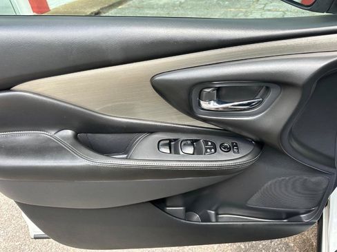 Used 2018 Nissan Murano S FWD image 16