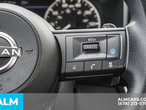 Used 2024 Nissan Rogue SV FWD image 30