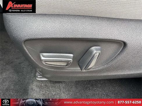 Certified 2025 Toyota Grand Highlander FWD image 23