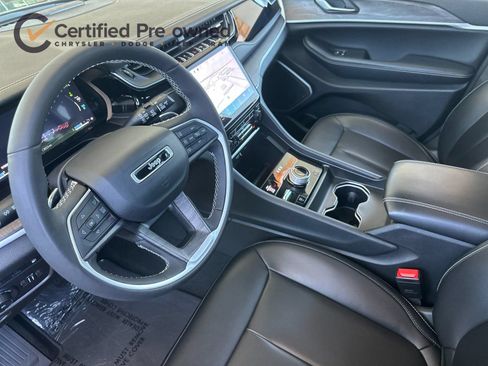 Used 2023 Jeep Grand Cherokee 4WD 4xe image 11