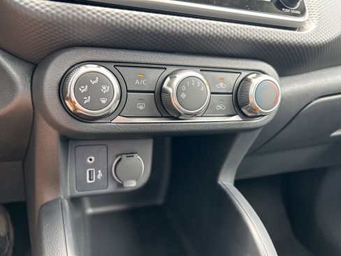 New 2025 Nissan Kicks Play S image 27