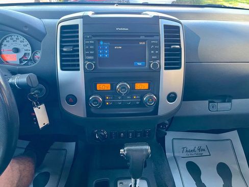 Used 2018 Nissan Frontier PRO-4X image 15