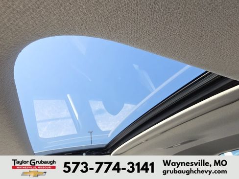 Used 2023 Hyundai Venue SEL FWD image 26