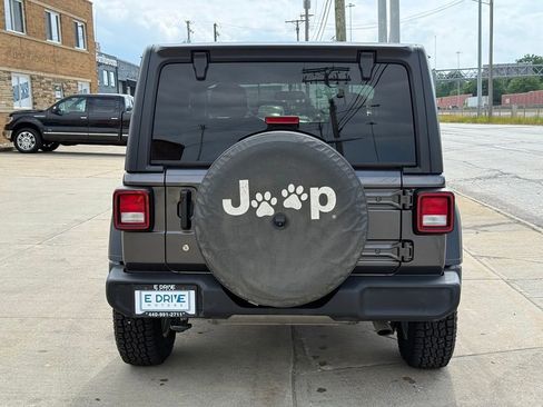 Used 2019 Jeep Wrangler Sport AWD/4WD image 8