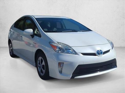 Used 2015 Toyota Prius Two image 3