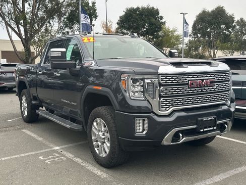 Used 2022 GMC Sierra 2500 Denali w/ Technology Package image 2
