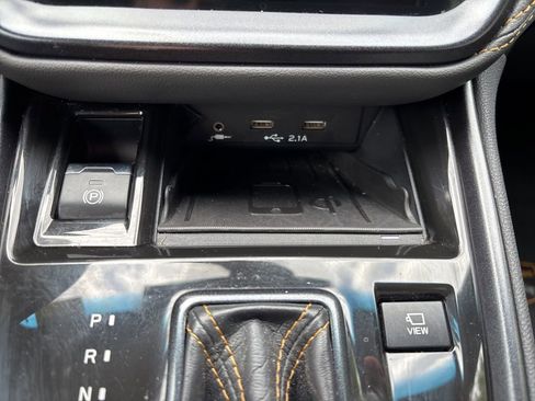 Used 2022 Subaru Outback Wilderness w/ Wilderness Package image 18