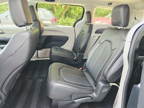 Used 2024 Chrysler Pacifica Touring-L w/ Road Tripper Package FWD image 12