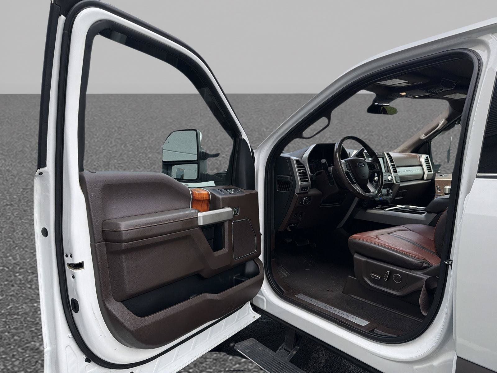 Used 2020 Ford F250 King Ranch w/ King Ranch Ultimate Package AWD/4WD image 17