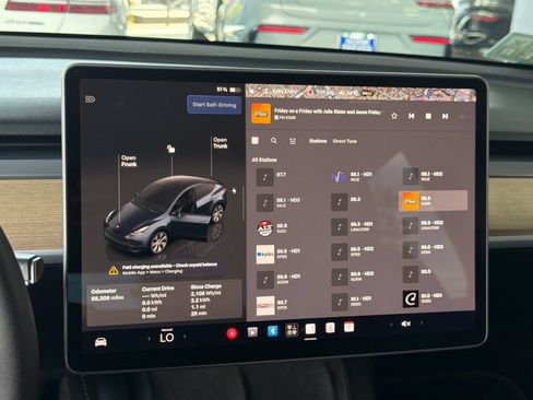 Used 2024 Tesla Model Y Long Range AWD/4WD image 19