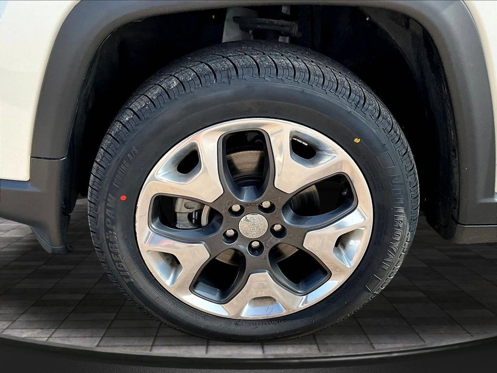 Used 2018 Jeep Compass Limited AWD/4WD image 36