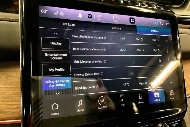Used 2023 Jeep Grand Cherokee L Summit w/ Rear Seat Video Group I AWD/4WD image 39