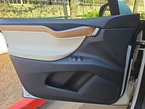 Used 2020 Tesla Model X Long Range image 27