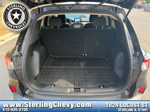 Used 2020 Ford Escape SE image 18