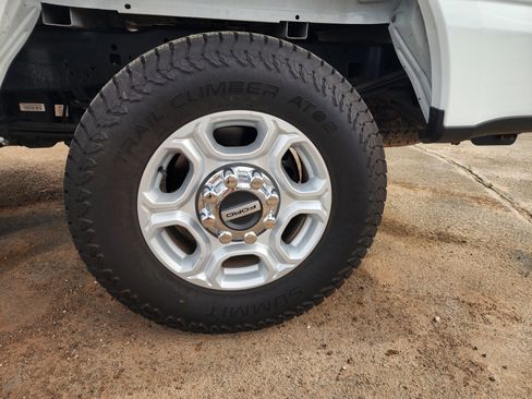 Used 2025 Ford F250 XLT AWD/4WD image 10