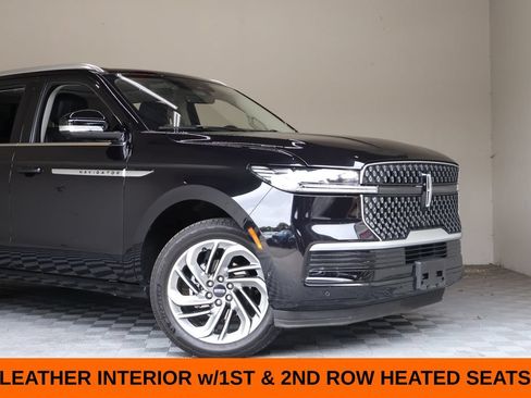Used 2025 Lincoln Navigator L Reserve AWD/4WD image 3