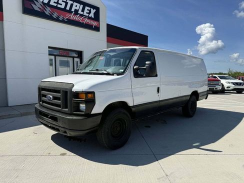 Used 2014 Ford E-350 and Econoline 350 Extended Super Duty RWD image 2