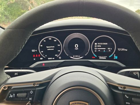 Used 2025 Porsche Taycan 4S image 28