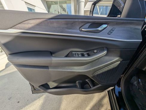 New 2025 Jeep Grand Cherokee Limited image 39