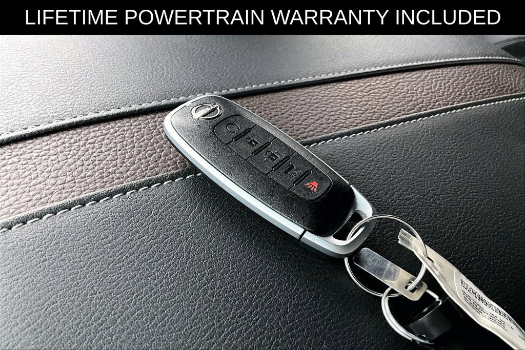 Used 2025 Nissan Armada SL AWD/4WD image 13
