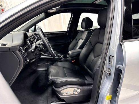 Used 2026 Porsche Macan AWD/4WD image 7
