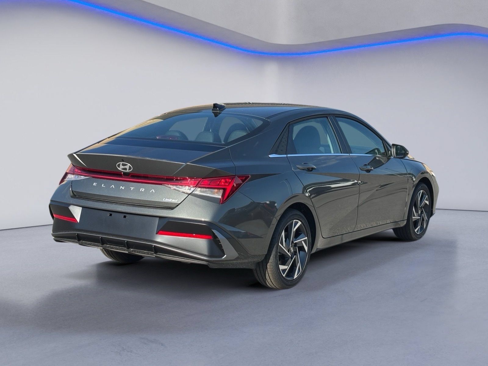 New 2026 Hyundai Elantra Limited FWD image 6